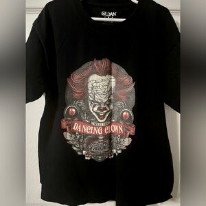 Youth size 10/12 Halloween pressed tee. Gildan. Gently worn no holes or tears.